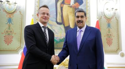 Maduro recibe al canciller de Hungría con miras a fortalecer la cooperación bilateral