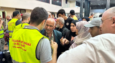 Un segundo grupo de 74 españoles logra cruzar la frontera de Gaza