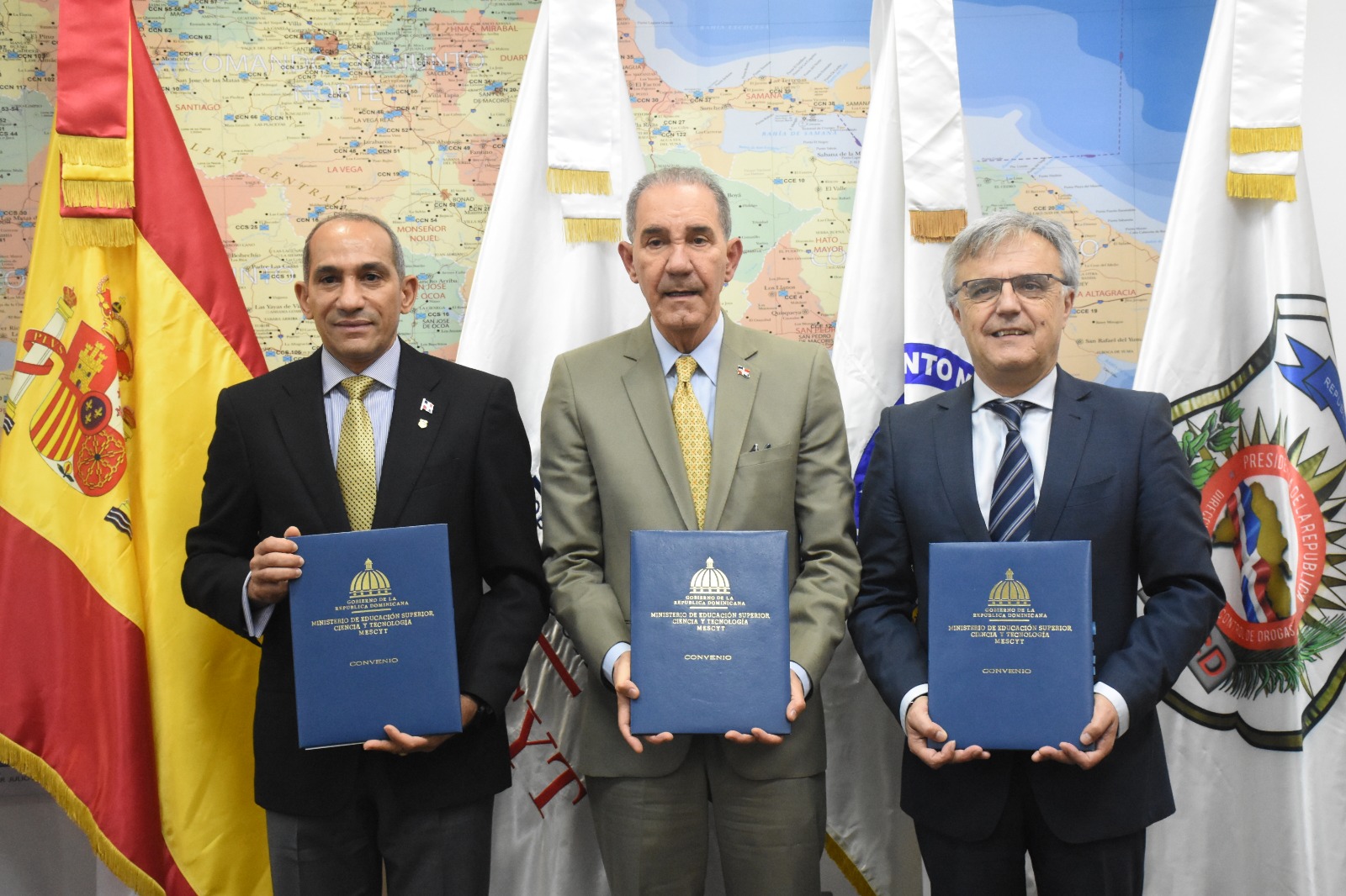 Ofrecerán becas para maestría y diplomado en España a agentes de la