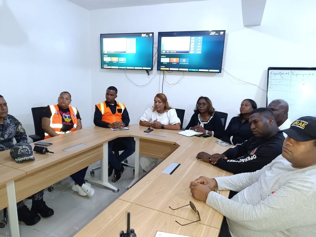 Autoridades de SPM reunida con su Comité de Mitigación. (Foto: Fuente Externa)