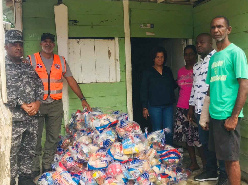 Ayuda humanitaria del Gobierno llega al Batey Yabacao, en Chirino