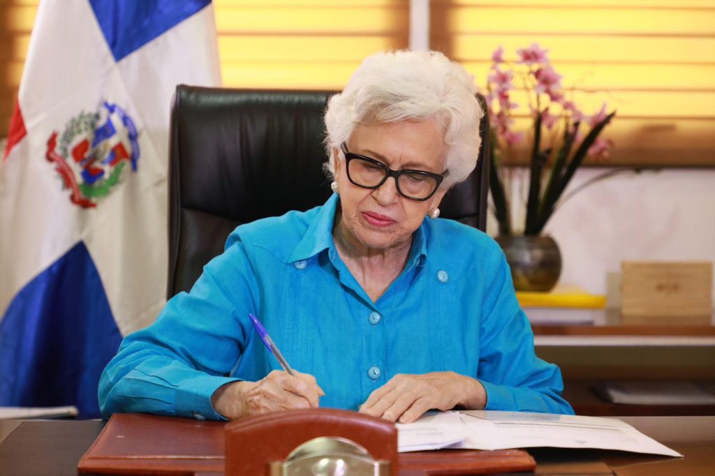 DIGEIG informa obligación de instituciones públicas al cumplimiento de Ley No. 200-04