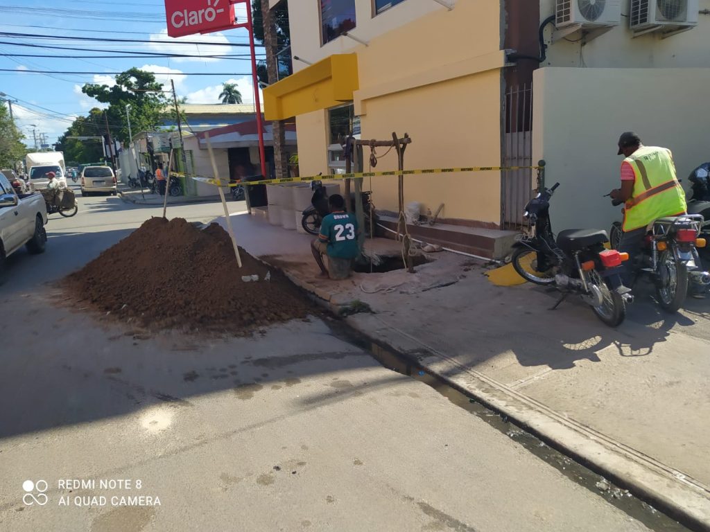 Pozo séptico construido sin consultar a planeamiento urbano ni a regidores. (Foto: Fuente Externa)