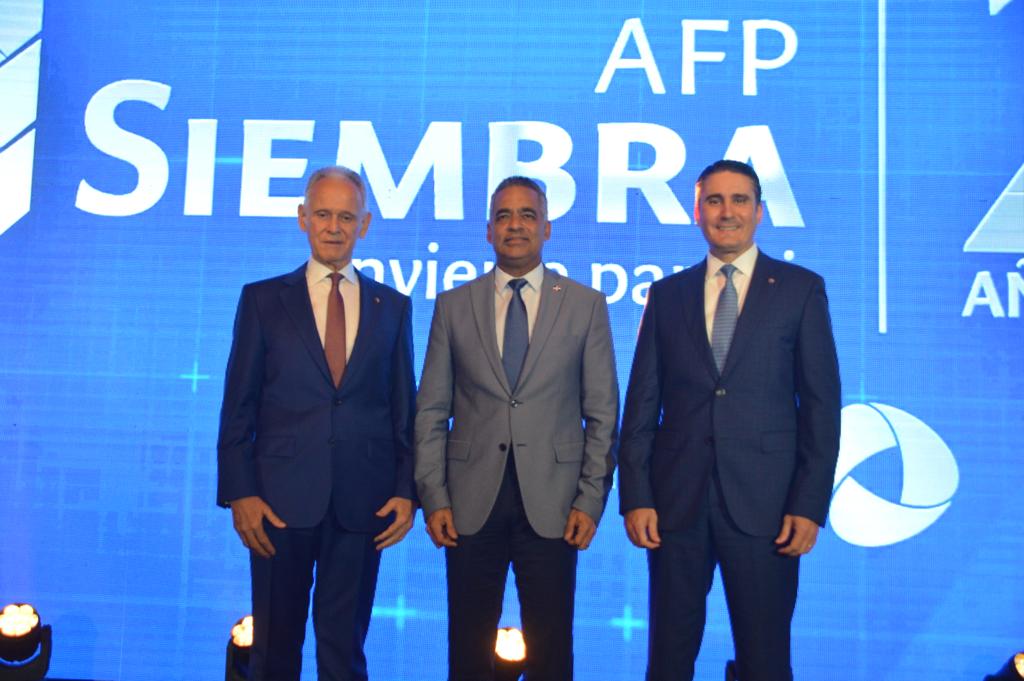 José Luis Alonso, Joel santos y Alvin Martínez LLibre. (Foto: Napoleón Marte)