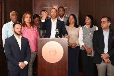 Miembros de la Comisión de Educación en la Cámara de Diputados.