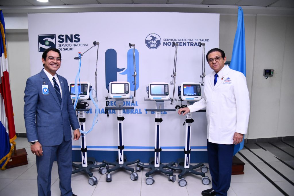 Salud Pública entrega modernos ventiladores mecánicos a hospitales de Santiago