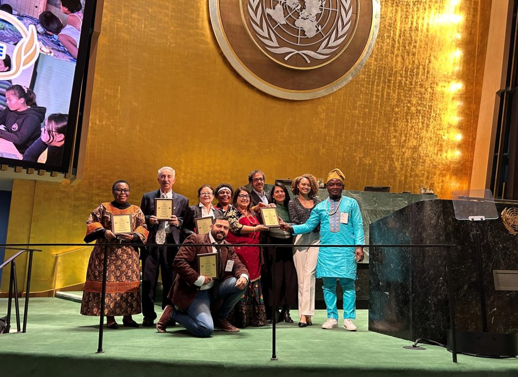 La ONU mientras entrega sus premios anuales en 75 aniversario de la Declaración Universal de DDHH