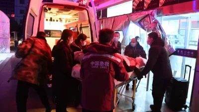 Al menos 111 muertos en un terremoto en el noroeste de China