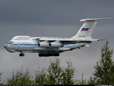 Avión de transporte militar Il-76
