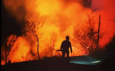 Aumentan a 122 los fallecidos en los devastadores incendios de Valparaíso.
