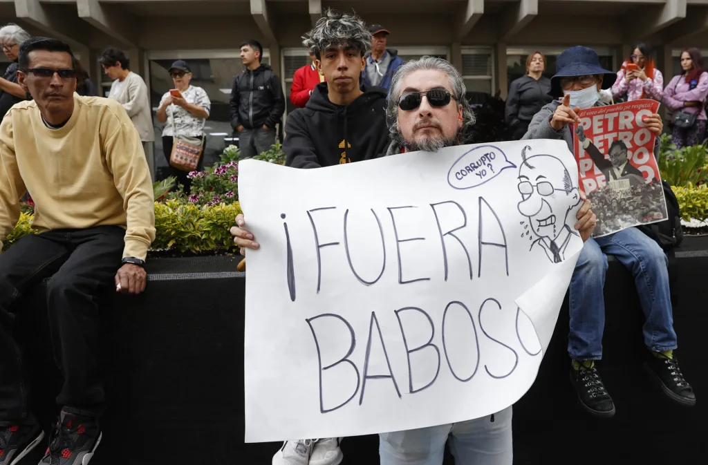 Sindicatos colombianos protestan contra el fiscal