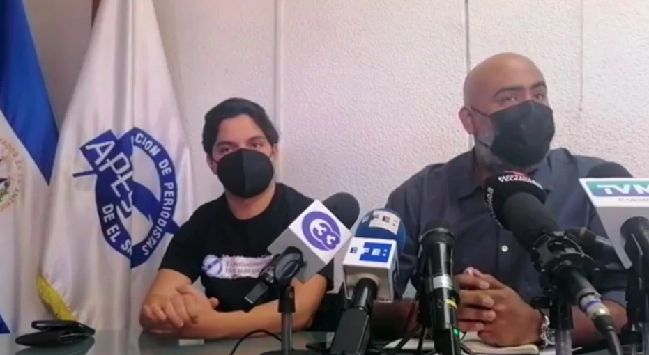Asociación de Periodistas de El Salvador en rueda de prensa