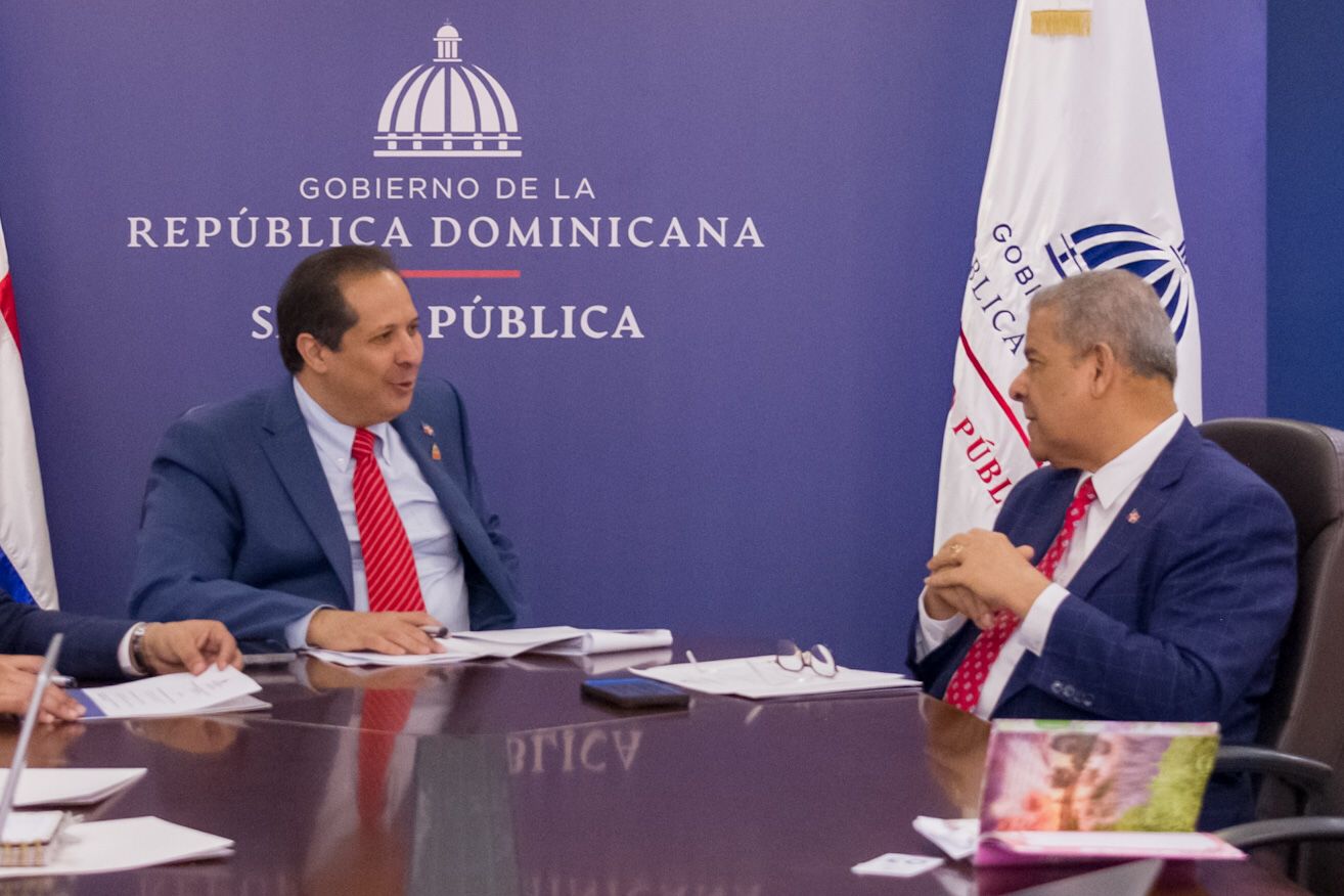Ministros dan seguimientos a los avances de la reforma del sector salud