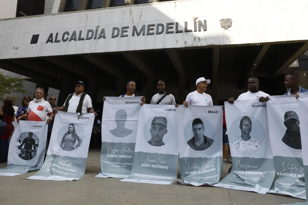 Colombianos durante protesta