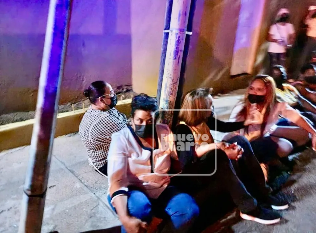 Peledeístas continúan protesta frente a junta electoral de Dajabón en rechazo a victoria de Riverón (Foto: Fuente externa)