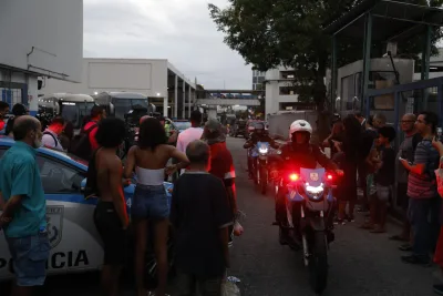 Se entregó hombre que tomó de rehenes pasajeros de autobús