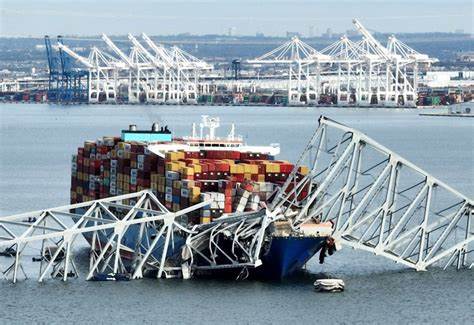 Barco que chocó con el puente de Baltimore