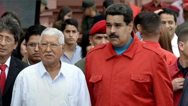 Hugo de Los Reyes Chávez y Hugo Chávez