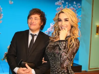 El presidente Javier Milei y Fátima Flórez