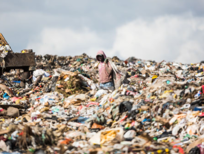 Residuos sólidos en el vertedero de Duquesa