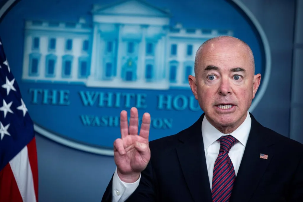 Alejandro Mayorkas, secretario de Seguridad Nacional y jefe de migración del presidente estadounidense, Joe Biden. (Foto: fuente externa)