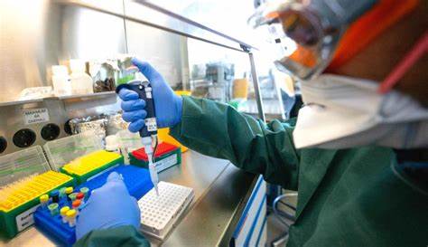 Dos equipos de última generación para diagnóstico de la tuberculosis.