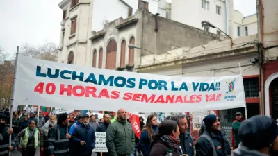 Miles de trabajadores durante una de las marchas protestas. (Foto: fuente externa)