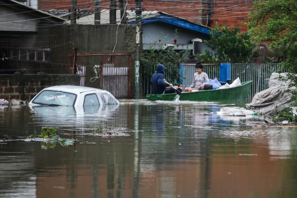 Suben a 40 los muertos por las inundaciones en el sur de Brasil
