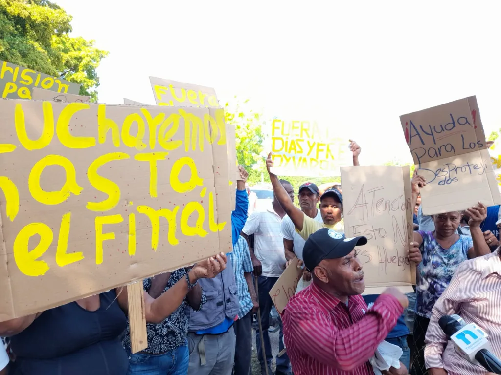 Residentes de La Fruta en Barahona denuncian pretenden despojarlos con supuestos títulos falsos (Foto: Fuente externa)