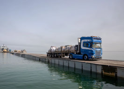 Muelle flotante instalado frente a la costa de Gaza