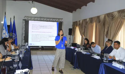 La coordinadora de EFE verifica, Daniela Gastón, habla durante la Primera Edición de la Escuela regional de formación para funcionarios institucionales en comunicación y migración