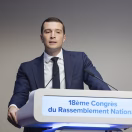 «Franceses de segunda clase» y el papel de Macron, espinosos temas del debate electoral