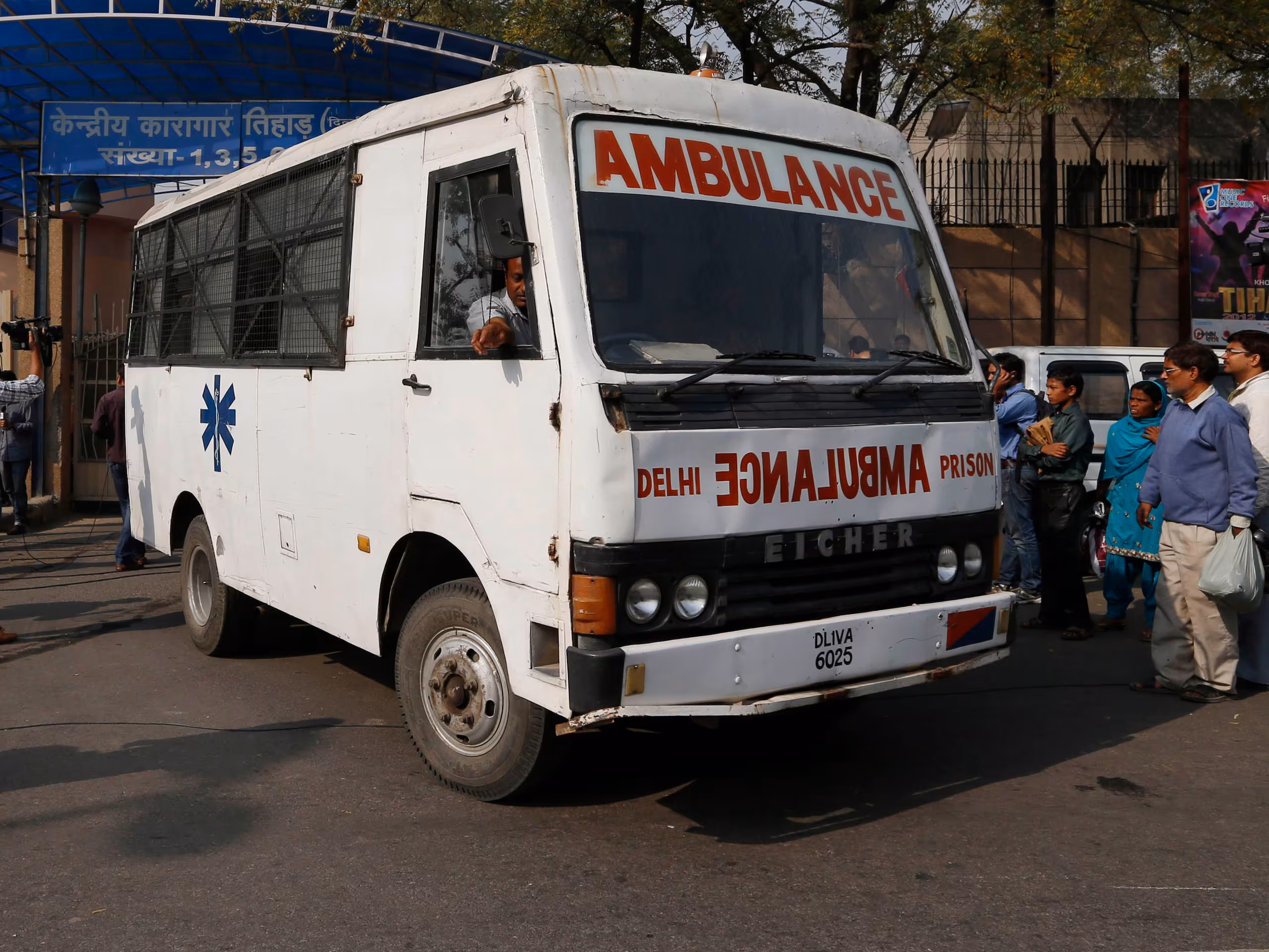 Suben a más de cincuenta los muertos por una estampida en un acto religioso en la India