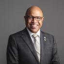 Pacheco recibe aval para ejercer su quinto período en el Congreso 