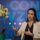 Machado pide a los testigos de mesa que aseguren el acta de votación de los comicios