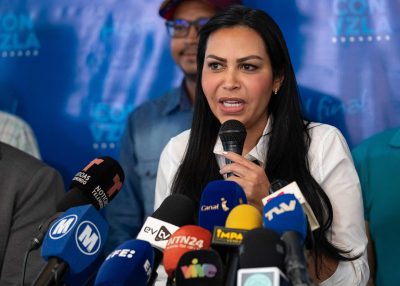 La exdiputada de la Asamblea Nacional de Venezuela, Delsa Solórzano, habla durante una rueda de prensa este viernes, en Caracas (Venezuela).