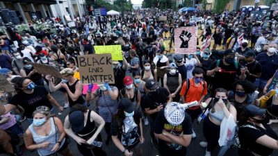 Ante las nuevas convocatorias de grupos de extrema derecha para protestar ante 30 centros de inmigración