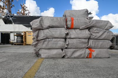 Cargamento de cocaína decomisado en un operativo en el Caribe, este jueves en Miami (Estados Unidos).