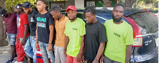 Haitianos ilegales detenidos.