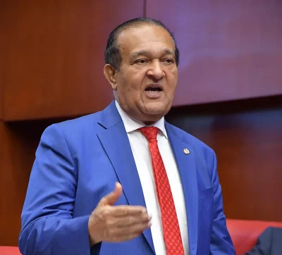 Antonio Marte, senador.