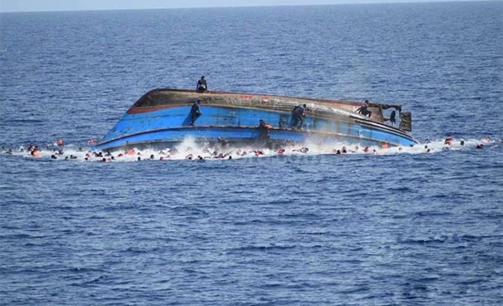 Dos fallecidos y cuatro desaparecidos por hundimiento de una barcaza en Venezuela