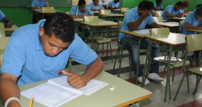 Minerd llama a estudiantes Pruebas Nacionales