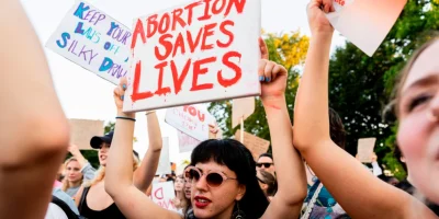 Juez de Georgia anula la prohibición estatal del aborto a partir de las seis semanas