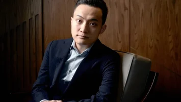 Empresario demanda a la plataforma de criptomonedas de los Trump