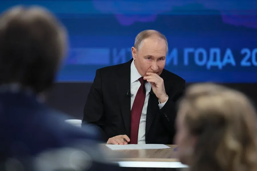 Putin se disculpa ante Aliyev por el «trágico incidente» con el avión ...