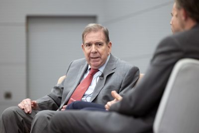 Alertan de rumores sobre juramentación de González Urrutia en embajada en SD