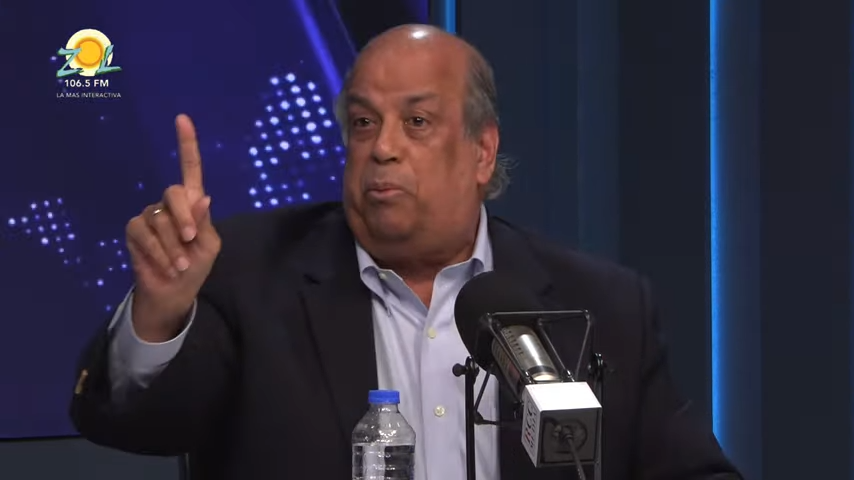 Juan Daniel Balcácer califica como desliz que Adriano Espaillat usara bandera haitiana