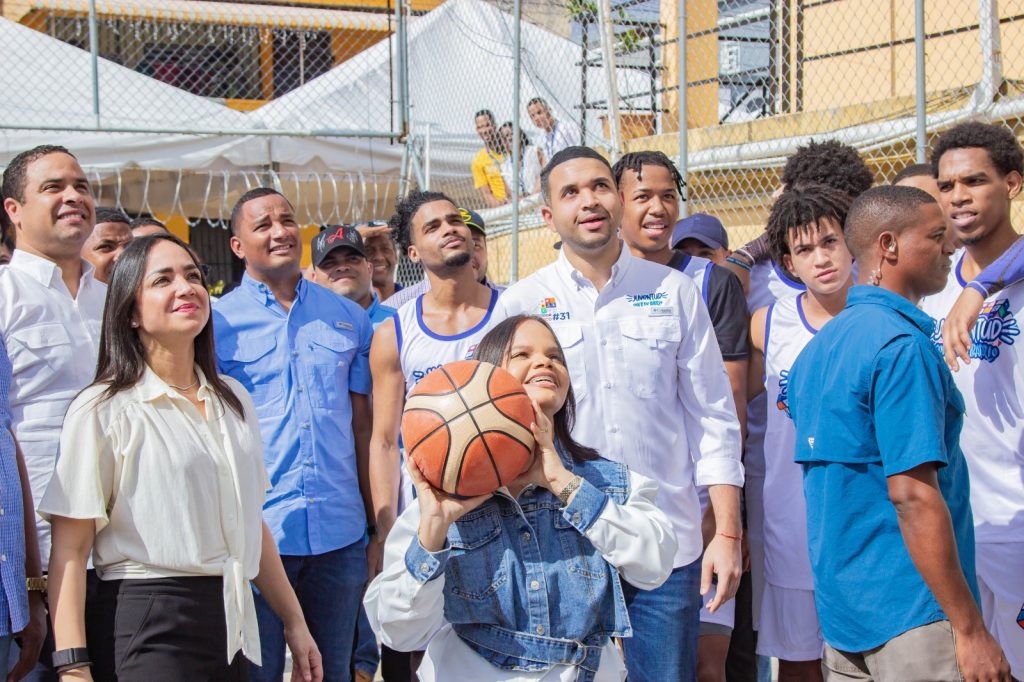 La iniciativa busca impactar positivamente a los jóvenes mediante acceso a servicios en educación, empleo, salud, emprendimiento y bienestar