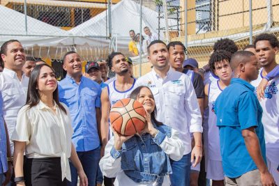 La iniciativa busca impactar positivamente a los jóvenes mediante acceso a servicios en educación, empleo, salud, emprendimiento y bienestar