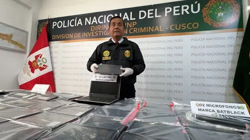 El niño pretendía llevarse una tableta "para jugar"